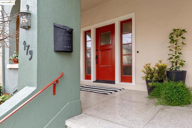 479 41st St, Oakland CA: https://media.crmls.org/mediaz/bd7800c2-11e3-4f53-b820-61abb3be40aa.jpg