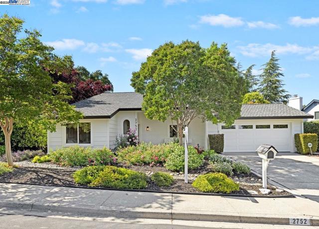 2752 Morgan Dr, San Ramon CA: https://media.crmls.org/mediaz/bd78233f-1fc7-4a35-9df6-d5ca04daab99.jpg