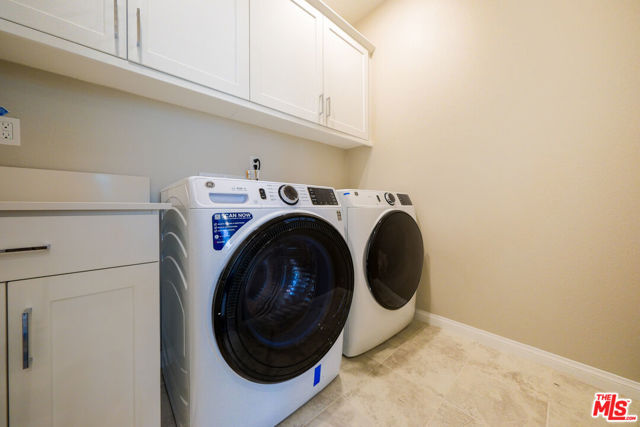 1681 Whitmore Loop, Chula Vista CA: https://media.crmls.org/mediaz/bd784ca4-e920-40a8-897b-f893667c9294.jpg