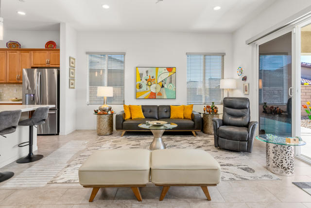 Image 7 of 86 For 43595 Vacanza Court