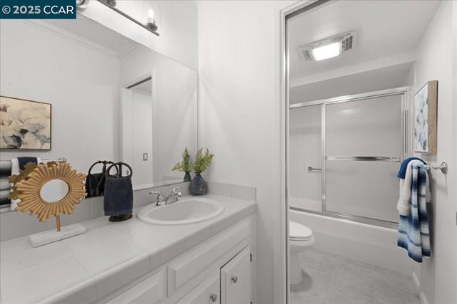 1256 Skycrest Dr, Walnut Creek CA: https://media.crmls.org/mediaz/bd7879ba-0f2f-426a-98c6-61ff02cdb55c.jpg