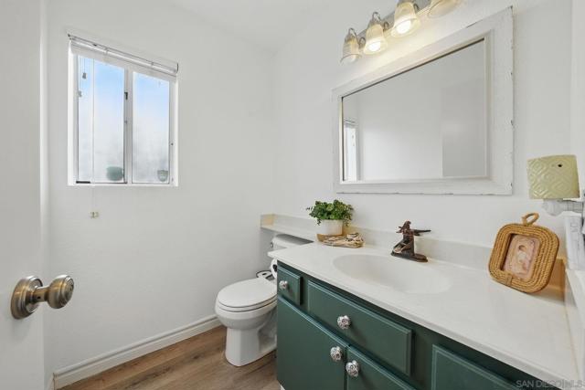 1595 Bay Meadows Dr, Alpine CA: https://media.crmls.org/mediaz/bd7a1a80-6038-4e90-8faa-ddfa72045d57.jpg