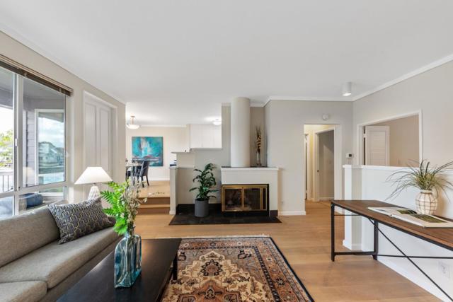 100 Lucky Drive, Corte Madera CA: https://media.crmls.org/mediaz/bd7b3af9-89dc-4716-b9d3-02026299210c.jpg