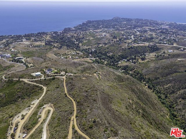 2 Murphy Way, Malibu CA: https://media.crmls.org/mediaz/bd7bc23e-f84a-4234-bab8-933fc95b58f7.jpg
