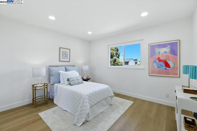 739 Aries Ln, Foster City CA: https://media.crmls.org/mediaz/bd7bec09-f4e4-4e0e-8fb5-95b06ef67122.jpg