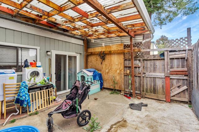 2560 Kenton Court, Santa Rosa CA: https://media.crmls.org/mediaz/bd7bf516-4b0e-4707-a50a-b12f19d23264.jpg