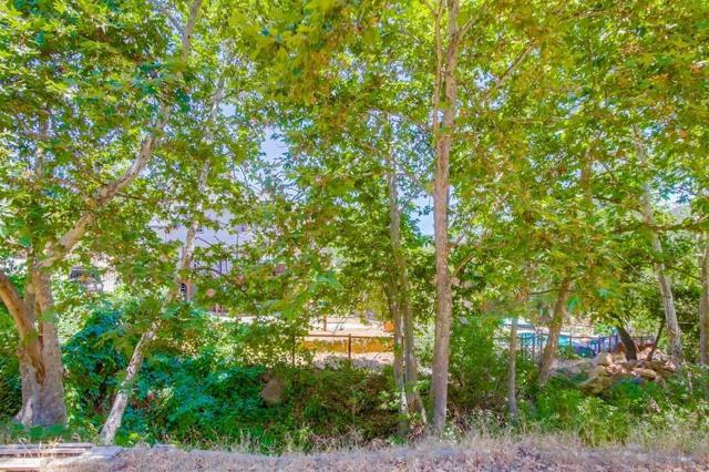 210 Frances Dr, El Cajon CA: https://media.crmls.org/mediaz/bd7c4cfd-43c7-4874-abec-2ebe607d9a97.jpg