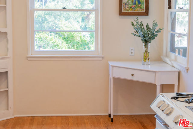 2434 Cazaux Place, Los Angeles CA: https://media.crmls.org/mediaz/bd7cb6c2-7b91-46a0-965b-68a53b470fdd.jpg