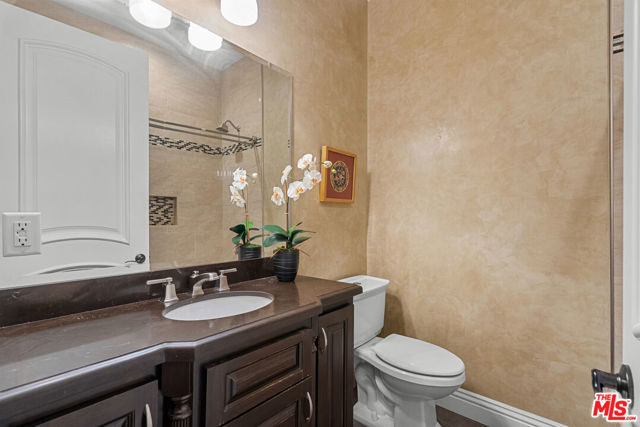 5767 Lasaine Avenue, Encino CA: https://media.crmls.org/mediaz/bd7dc091-7a15-4c47-a95a-ef1af2c812c0.jpg