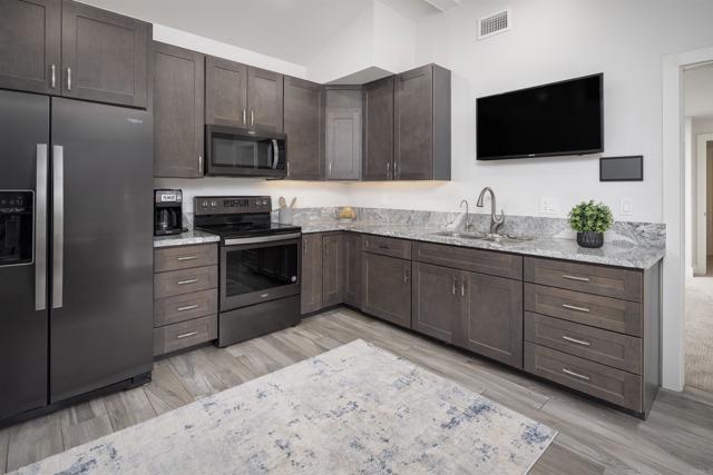 5041 El Secreto, Rancho Santa Fe CA: https://media.crmls.org/mediaz/bd7dc8d7-40c8-4d5c-b3ec-566b588778b7.jpg