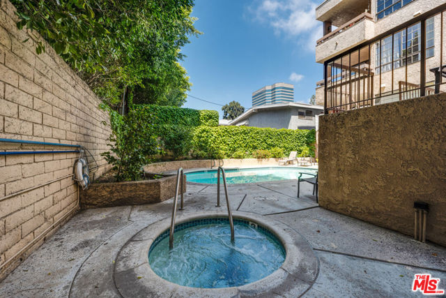 15150 Dickens Street, Sherman Oaks CA: https://media.crmls.org/mediaz/bd80070d-eede-4972-af3e-a57d37006113.jpg