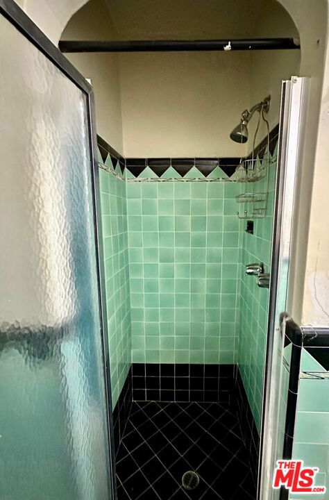 https://media.crmls.org/mediaz/bd8025c3-eab0-424b-b6cf-7fb048117597.jpg?preset=X-Large