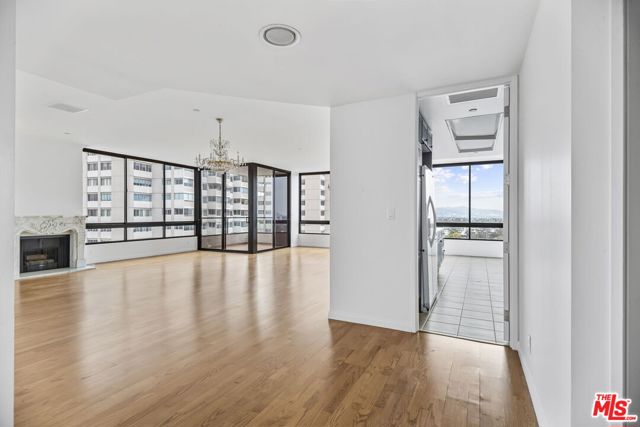 10350 Wilshire Boulevard, Los Angeles CA: https://media.crmls.org/mediaz/bd8088c7-ee17-4984-9043-9ff603895658.jpg