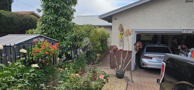 Home for Sale in Lakeside