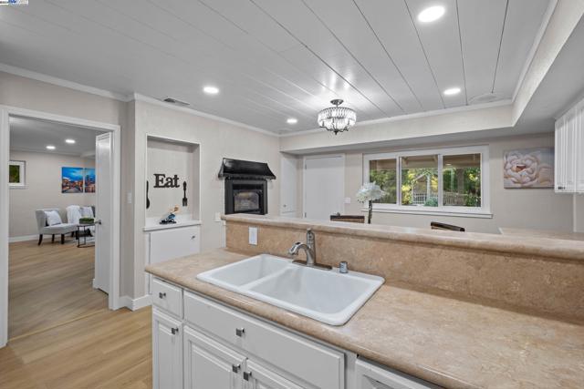 Image 13 of 47 For 6 Wanda Way  