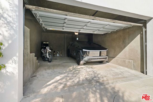 Details for 8045 Mulholland Drive, Studio City, CA 90046