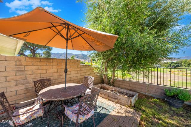 5625 Slicers Circle, Agoura Hills CA: https://media.crmls.org/mediaz/bd818367-f2ae-4150-a536-c0870bd07bb7.jpg
