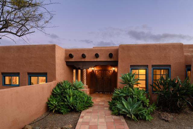 Detail Gallery Image 3 of 46 For 16761 Artesian Breeze Way, San Diego,  CA 92127 - 5 Beds | 4 Baths