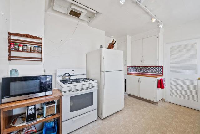 106 Stanford Street, Watsonville CA: https://media.crmls.org/mediaz/bd820ebf-10e7-4c48-9749-9fe438315fec.jpg