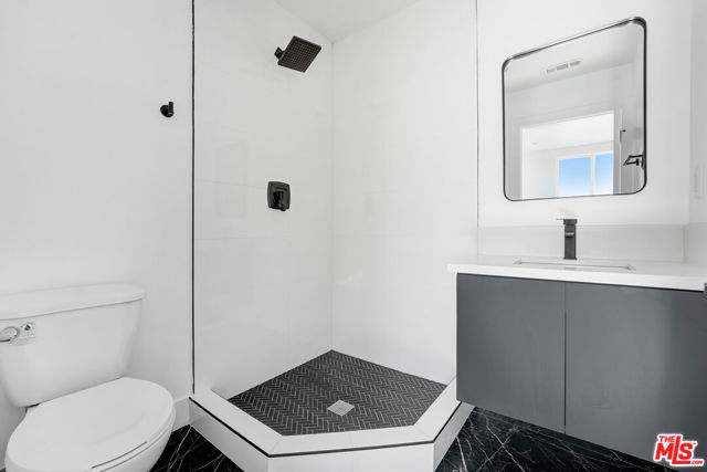 Image 4 of 15 For 1200 38th Street