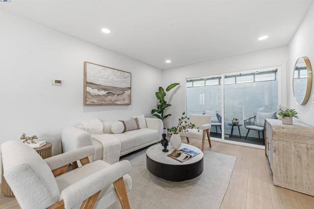 3790 Ruskin Pl, Fremont CA: https://media.crmls.org/mediaz/bd8283fe-cacd-43cf-9c27-65511cdd9fb7.jpg