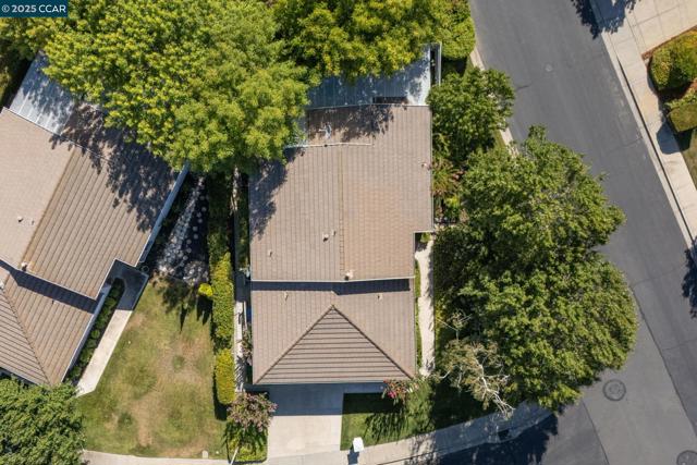 95 Goldspur Way, Brentwood CA: https://media.crmls.org/mediaz/bd83423f-f54f-44ba-820f-e38085eeb282.jpg