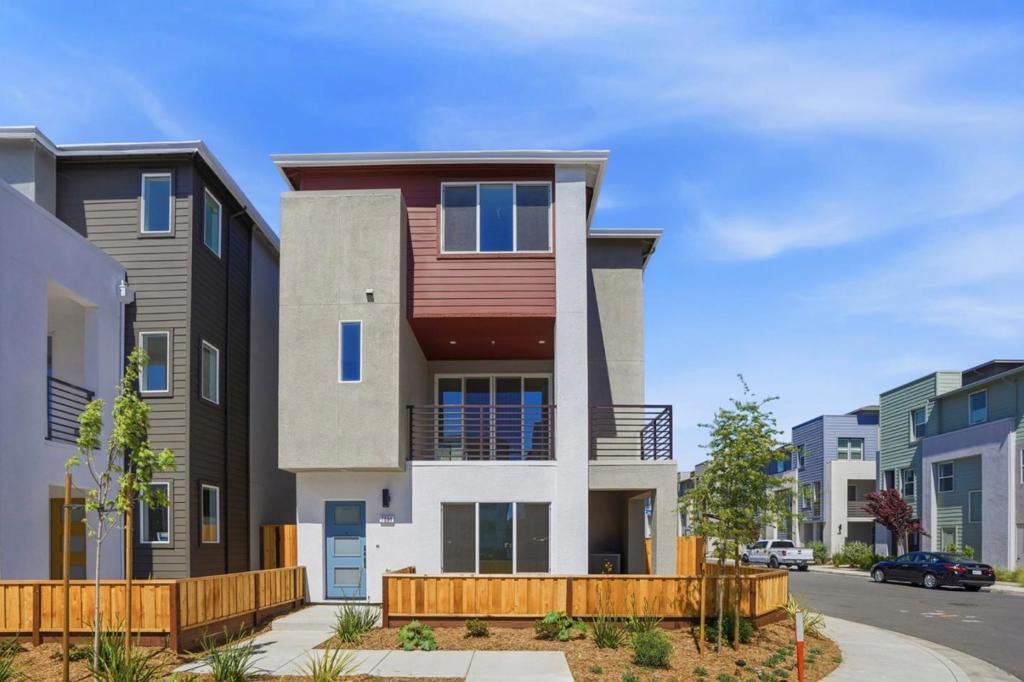 6002 Sunglow Terrace