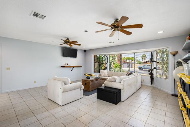 74619 Fairway Drive, Palm Desert CA: https://media.crmls.org/mediaz/bd843242-5433-451a-a959-0787f1ecba45.jpg