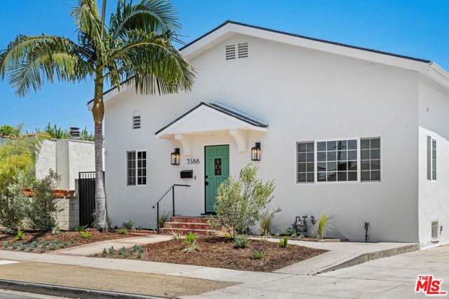 3588 Helms Avenue, Culver City CA: https://media.crmls.org/mediaz/bd846a3b-1527-4936-af06-4a2f83957ba8.jpg