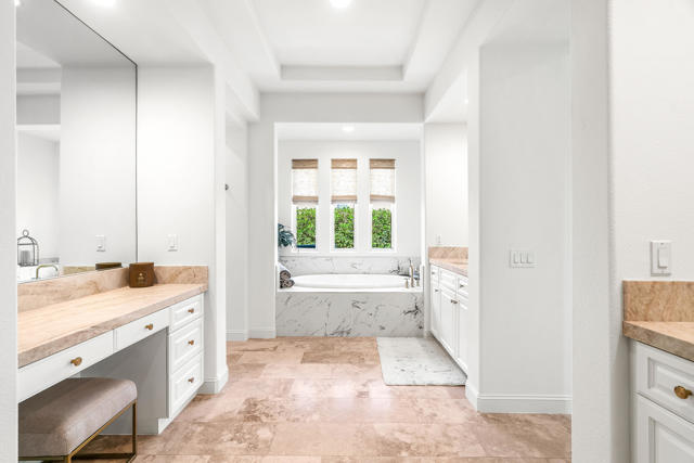 76158 Via Montelena, Indian Wells CA: https://media.crmls.org/mediaz/bd84814f-fac7-4d01-ab1e-ad18d7303898.jpg