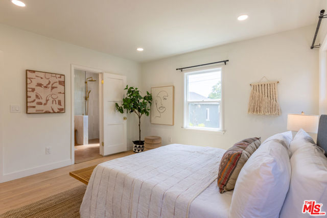 504 N Campbell Avenue, Alhambra CA: https://media.crmls.org/mediaz/bd848962-11b4-4f1b-b830-5819350fe874.jpg