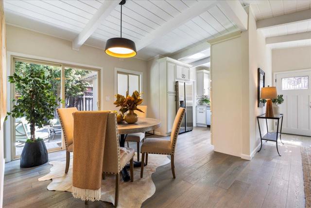 907 Christopher Way, Menlo Park CA: https://media.crmls.org/mediaz/bd8503a8-cb61-4fb3-b0cb-db57b39565c5.jpg
