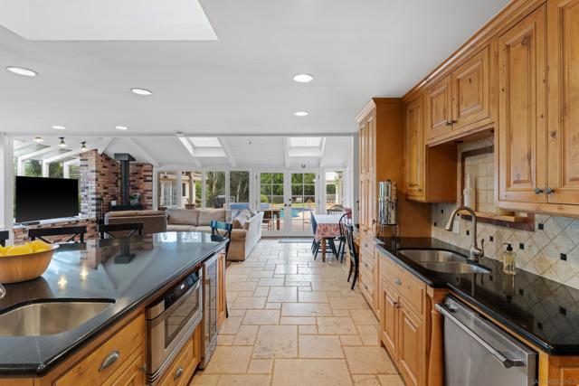 16327 Woodson View Rd, Poway CA: https://media.crmls.org/mediaz/bd8578bb-869d-4ad8-af21-28bfe7c6fae4.jpg