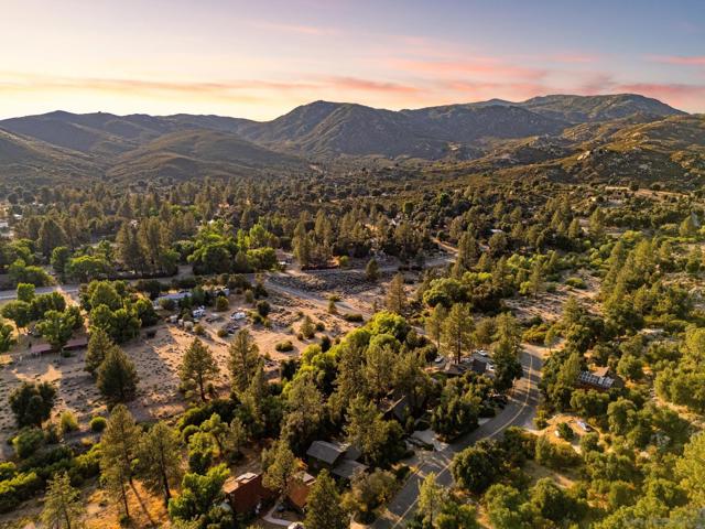 8648 Valley View Trail, Pine Valley CA: https://media.crmls.org/mediaz/bd85d315-4e94-4d8e-be6f-b28695a29e4b.jpg