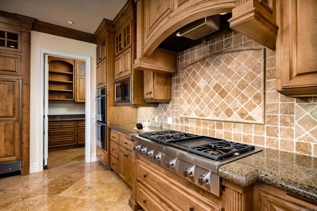 Detail Gallery Image 12 of 43 For 6627 Calle Ponte Bella, Rancho Santa Fe,  CA 92091 - 5 Beds | 6/1 Baths