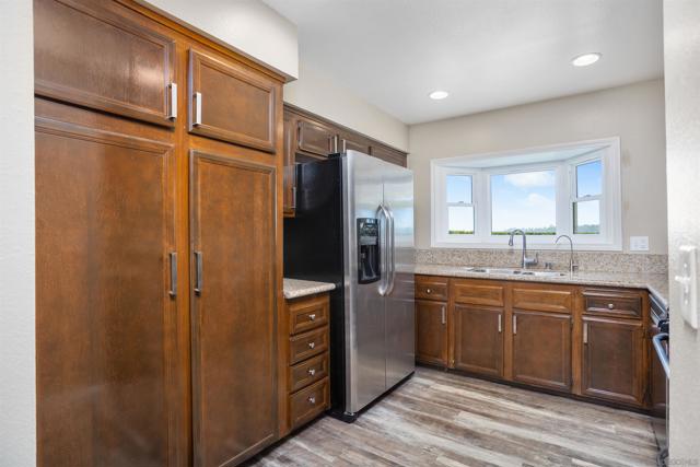 201 Foussat Rd, Oceanside CA: https://media.crmls.org/mediaz/bd866c07-0f10-4732-97a3-f54ed4a6410a.jpg