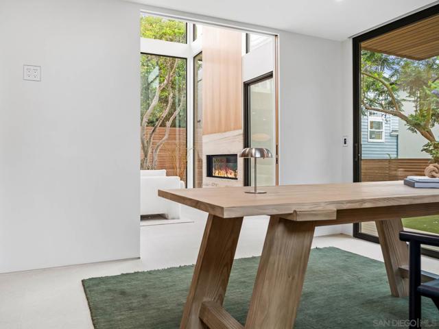 7372 76 Fay Ave, La Jolla CA: https://media.crmls.org/mediaz/bd8706b7-6f11-4fd9-86d5-85c213737d07.jpg