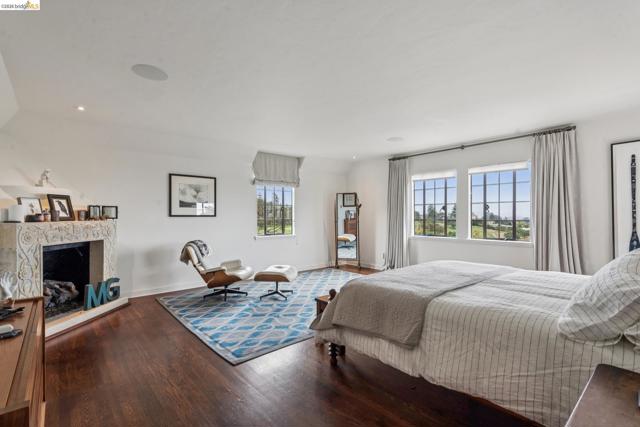 Image 20 of 30 For 5710 Margarido Dr