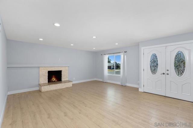9956 Via Debbie, Santee CA: https://media.crmls.org/mediaz/bd877dc0-6810-4159-83b4-ad8162dfb837.jpg