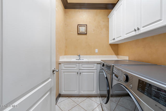 1728 Bluesage Court, Simi Valley CA: https://media.crmls.org/mediaz/bd878bd3-c3f8-409e-ab93-7b16a171a77c.jpg