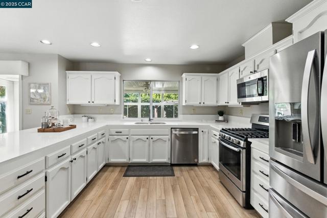 297 Del Valle, Pleasanton CA: https://media.crmls.org/mediaz/bd8793ed-17e9-4488-8d26-92a47e0a8c28.jpg