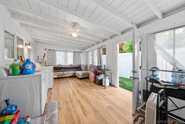 2297 1/2 Orchard Ave, El Cajon CA: https://media.crmls.org/mediaz/bd87cfc7-b316-4e61-9537-3d9ca1d796e1.jpg