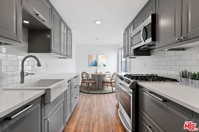 17114 Palisades Circle, Pacific Palisades CA: https://media.crmls.org/mediaz/bd87fc81-4c97-44ad-a18e-d7c3dd018181.jpg