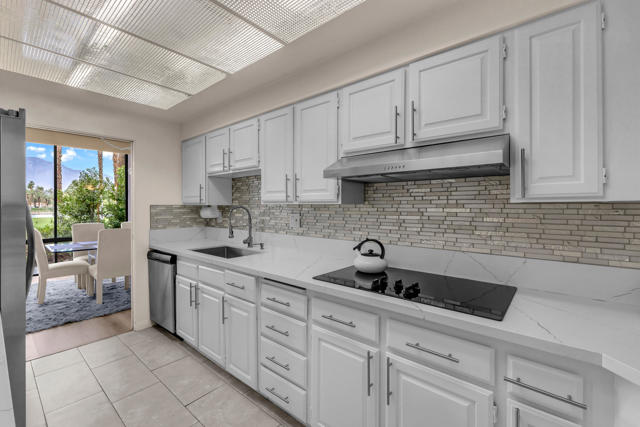 910 Island Drive #112, Rancho Mirage, CA 92270