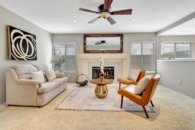 11515 Corte Playa Las Brisas, San Diego CA: https://media.crmls.org/mediaz/bd8852a8-d0c0-4fc8-87b7-601ef0756154.jpg