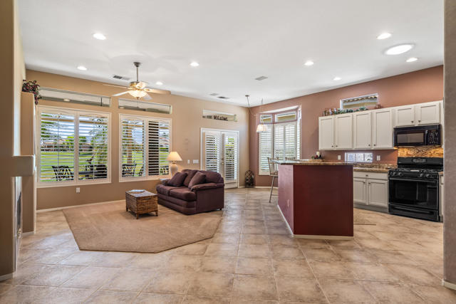 80435 Muirfield Drive, Indio CA: https://media.crmls.org/mediaz/bd88d809-6f4d-4c0c-a94a-b6d8f92725ef.jpg