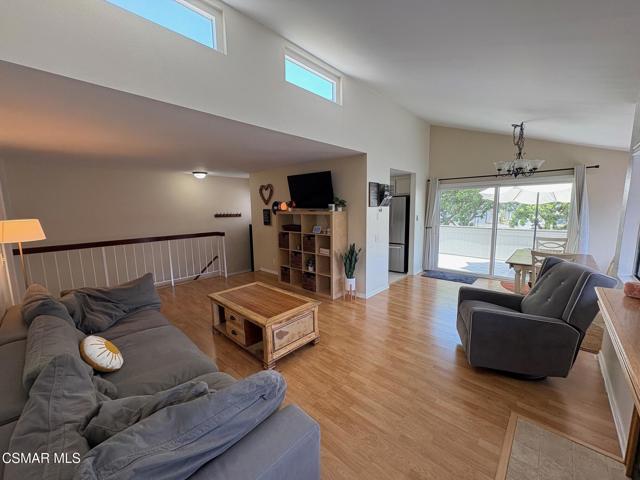 6459 Stoney View Lane, Simi Valley CA: https://media.crmls.org/mediaz/bd89b25a-8937-445b-ac34-02e589e511ea.jpg