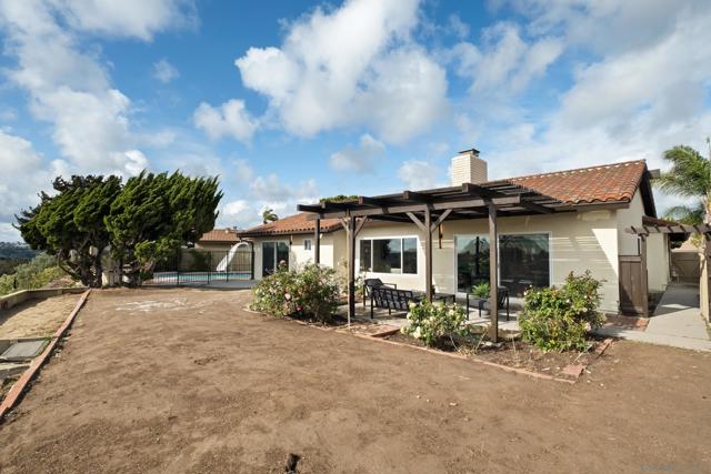 5416 Horse Ridge Way, Bonita CA: https://media.crmls.org/mediaz/bd89d619-4284-4472-a8a6-6679aed2370e.jpg