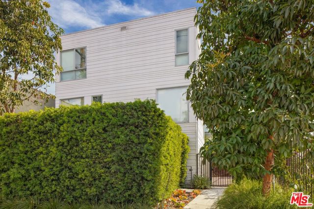 11724 Culver Boulevard, Los Angeles CA: https://media.crmls.org/mediaz/bd8ccba2-896c-44d9-92e0-ed8aaaeecd62.jpg