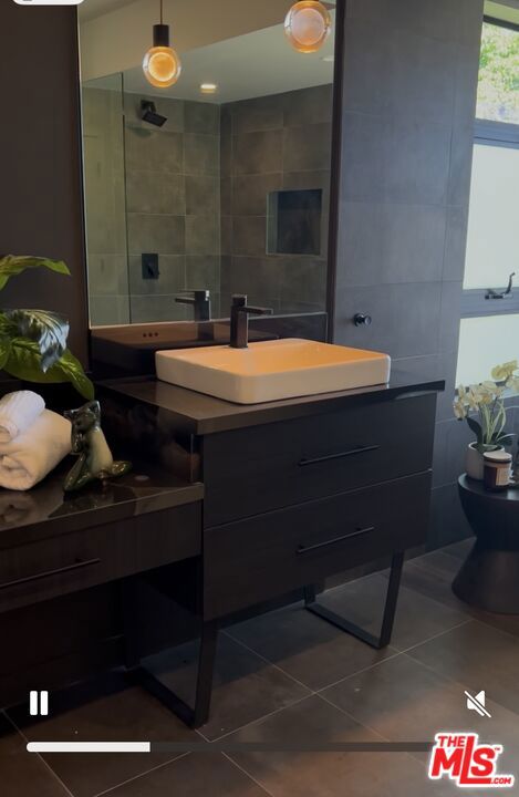 3608 Schaefer, Culver City CA: https://media.crmls.org/mediaz/bd8cdd6f-900b-4a8b-a056-d540f2fa0b9b.jpg